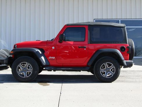 Used 2020 Jeep Wrangler Sport image 10