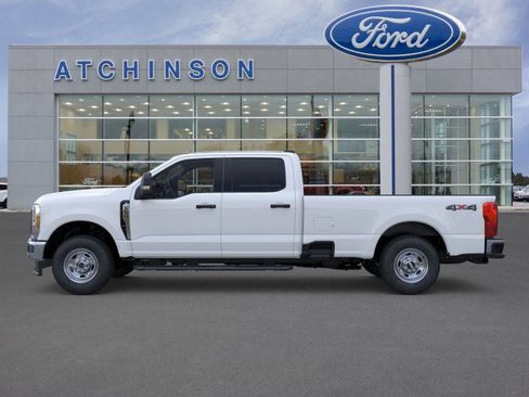 New 2026 Ford F250 XL w/ XL Chrome Package image 3