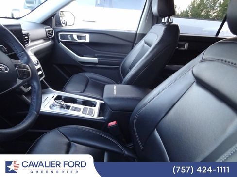 Used 2021 Ford Explorer XLT w/ Equipment Group 202A RWD image 6