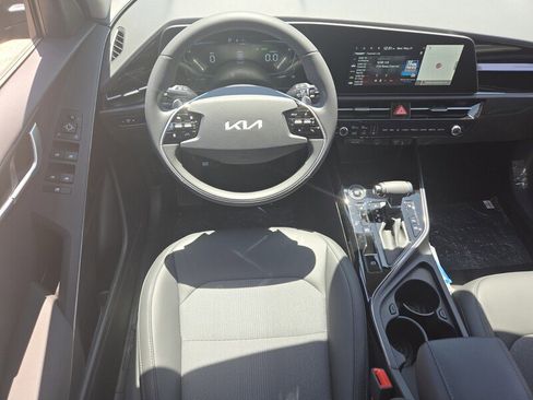 New 2025 Kia Niro EX image 8