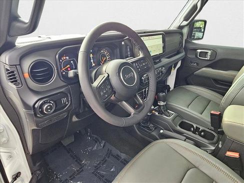 New 2025 Jeep Gladiator Mojave w/ Convenience Group image 3
