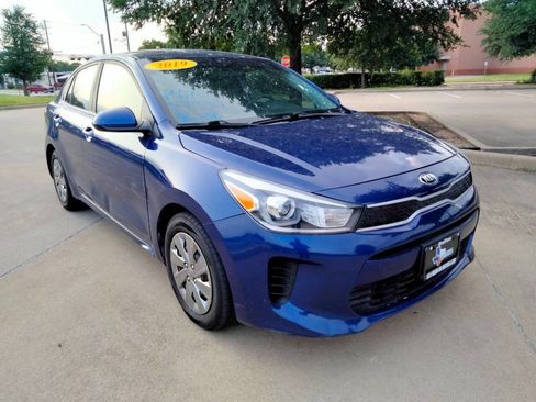 Used 2019 Kia Rio S w/ Technology Package FWD image 3