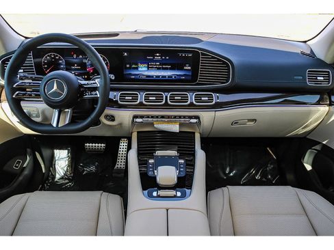 New 2026 Mercedes-Benz GLS 580 4MATIC image 12