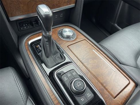 Used 2023 Nissan Armada SL image 19