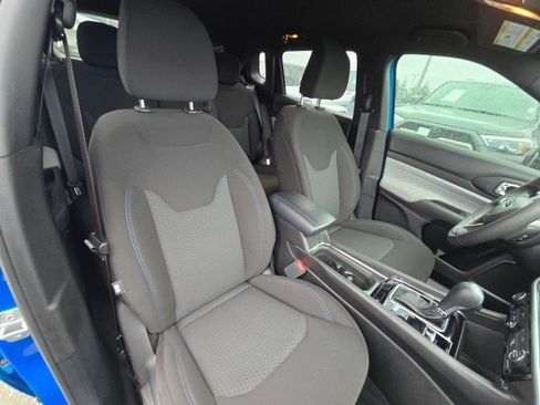 Used 2025 Jeep Compass Sport image 13