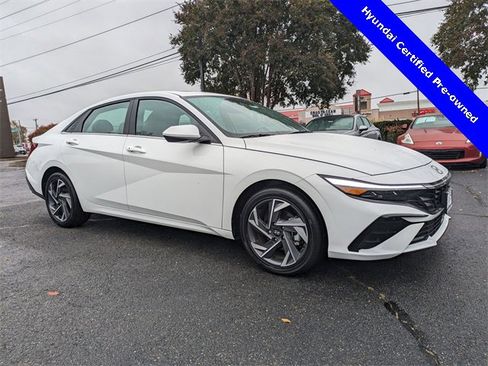Certified 2025 Hyundai Elantra SEL image 2