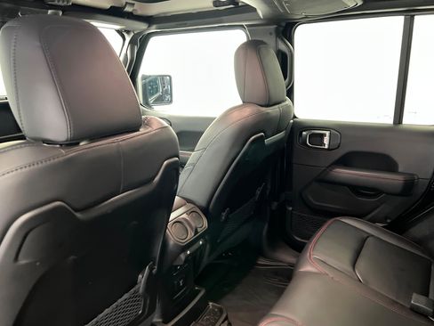 Certified 2024 Jeep Wrangler Unlimited Rubicon image 19