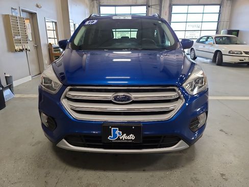 Used 2019 Ford Escape SEL image 3