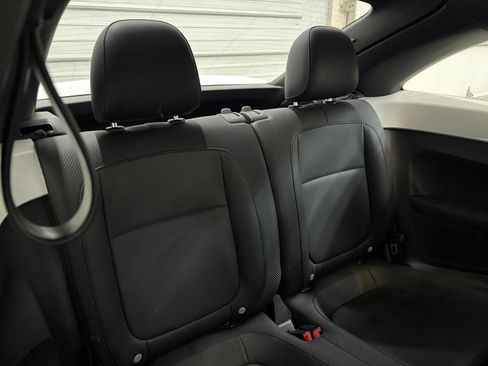Used 2013 Volkswagen Beetle TDI FWD image 28