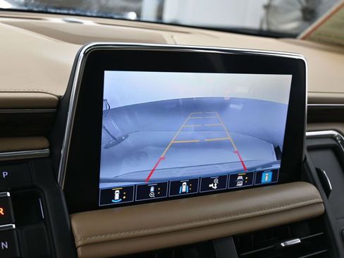 Used 2021 Chevrolet Tahoe Premier w/ Premium Package image 20