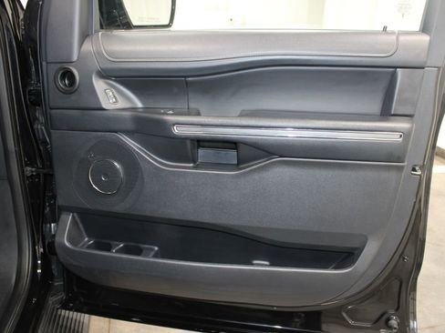 Used 2024 Ford Expedition XLT image 36