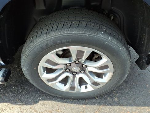 Used 2023 RAM 1500 Limited w/ Body Color Bumper Group AWD/4WD image 21