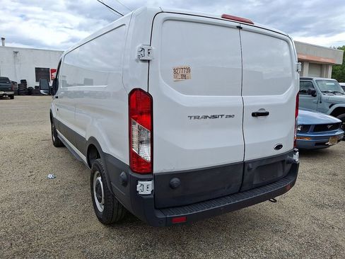 Used 2024 Ford Transit 250 Low Roof w/ Load Area Protection Package RWD image 6