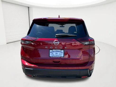 Used 2025 Nissan Rogue SV AWD/4WD image 6