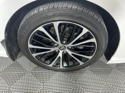 Used 2020 Toyota Camry SE FWD image 15