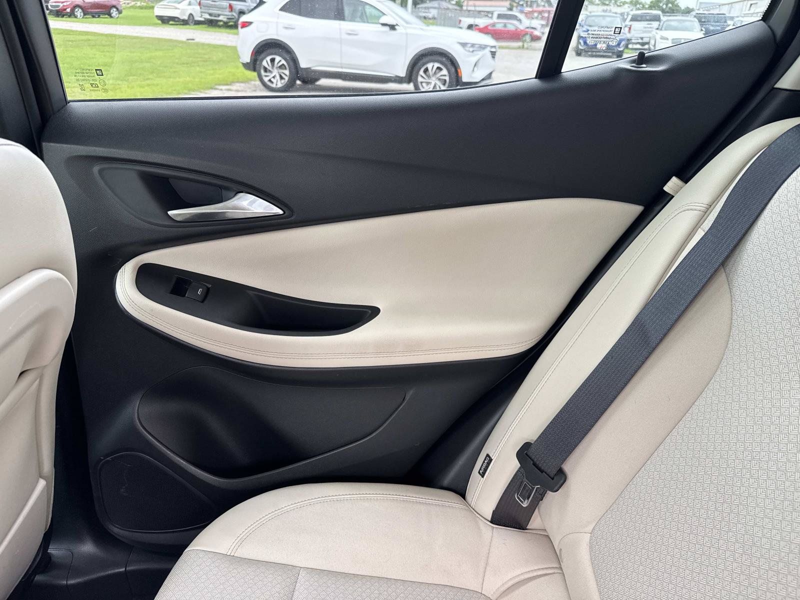 Used 2023 Buick Encore GX Preferred w/ Cold Weather Comfort Package FWD image 16