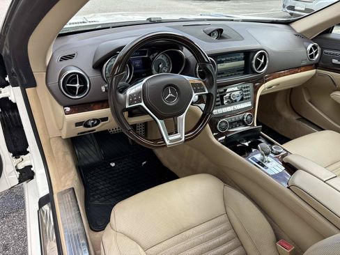Used 2015 Mercedes-Benz SL 550 image 15