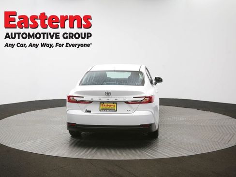 Used 2025 Toyota Camry Hybrid FWD image 38