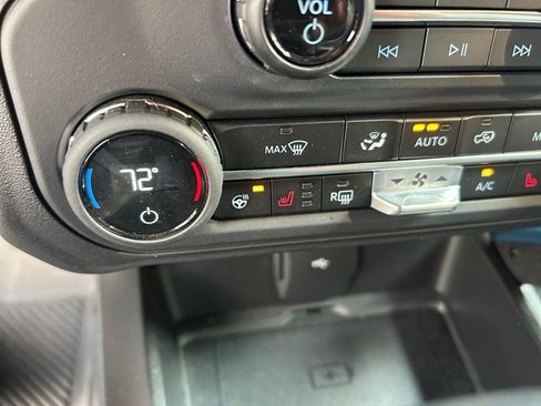 Used 2023 Ford Bronco Wildtrak image 35