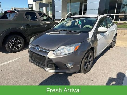 Used 2012 Ford Focus SE FWD image 2