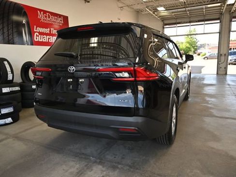 Used 2024 Toyota Grand Highlander AWD image 6