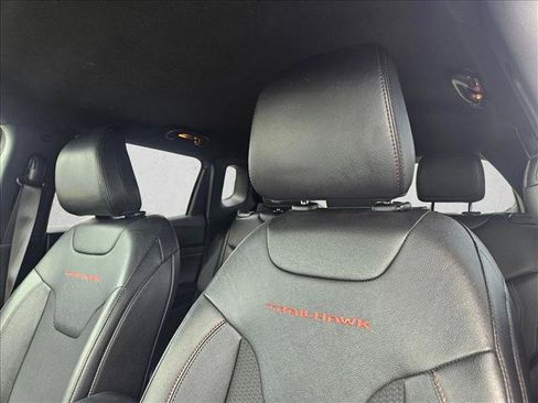 Used 2023 Jeep Compass Trailhawk AWD/4WD image 11