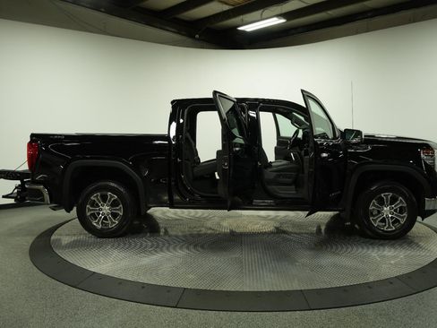 New 2026 GMC Sierra 1500 SLT AWD/4WD image 11