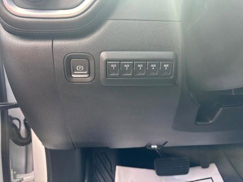 Used 2022 Chevrolet Silverado 2500 LTZ w/ LTZ Premium Package AWD/4WD image 20