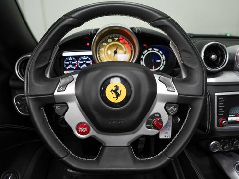 Used 2016 Ferrari California T RWD image 45