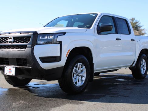 New 2026 Nissan Frontier S w/ Tow Package AWD/4WD image 2