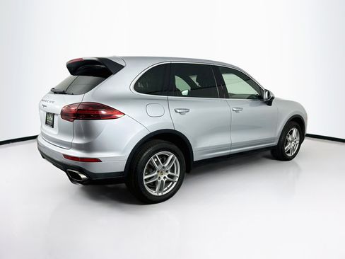 Used 2016 Porsche Cayenne AWD/4WD image 9