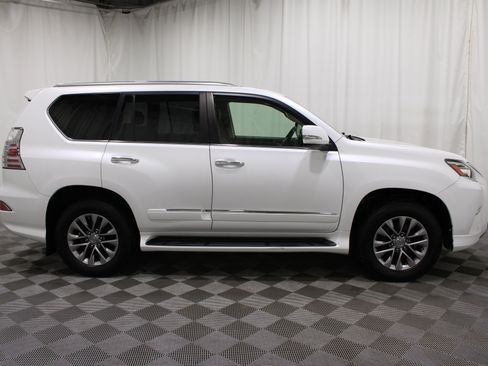 Used 2016 Lexus GX 460 Luxury w/ Preferred Accessory Package AWD/4WD image 32