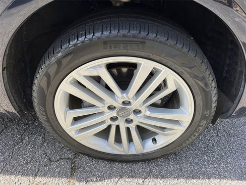 Used 2018 Audi Q5 2.0T Premium Plus w/ Premium Plus Package image 10