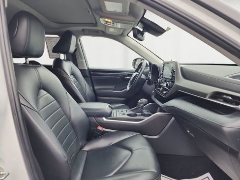 Certified 2022 Toyota Highlander XLE image 15