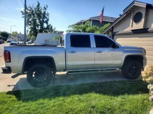 Used 2018 GMC Sierra 1500 Denali w/ Denali Ultimate Package AWD/4WD image 9
