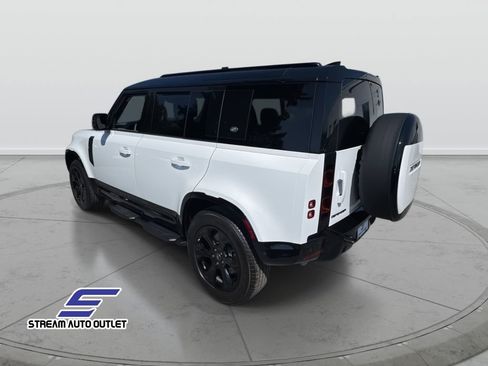 Used 2024 Land Rover Defender 110 X-Dynamic SE image 8