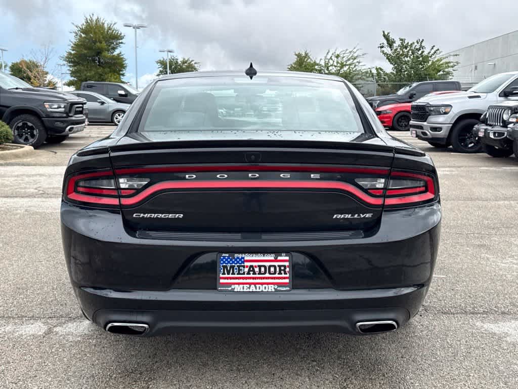 Used 2016 Dodge Charger SXT w/ Rallye Group RWD image 3