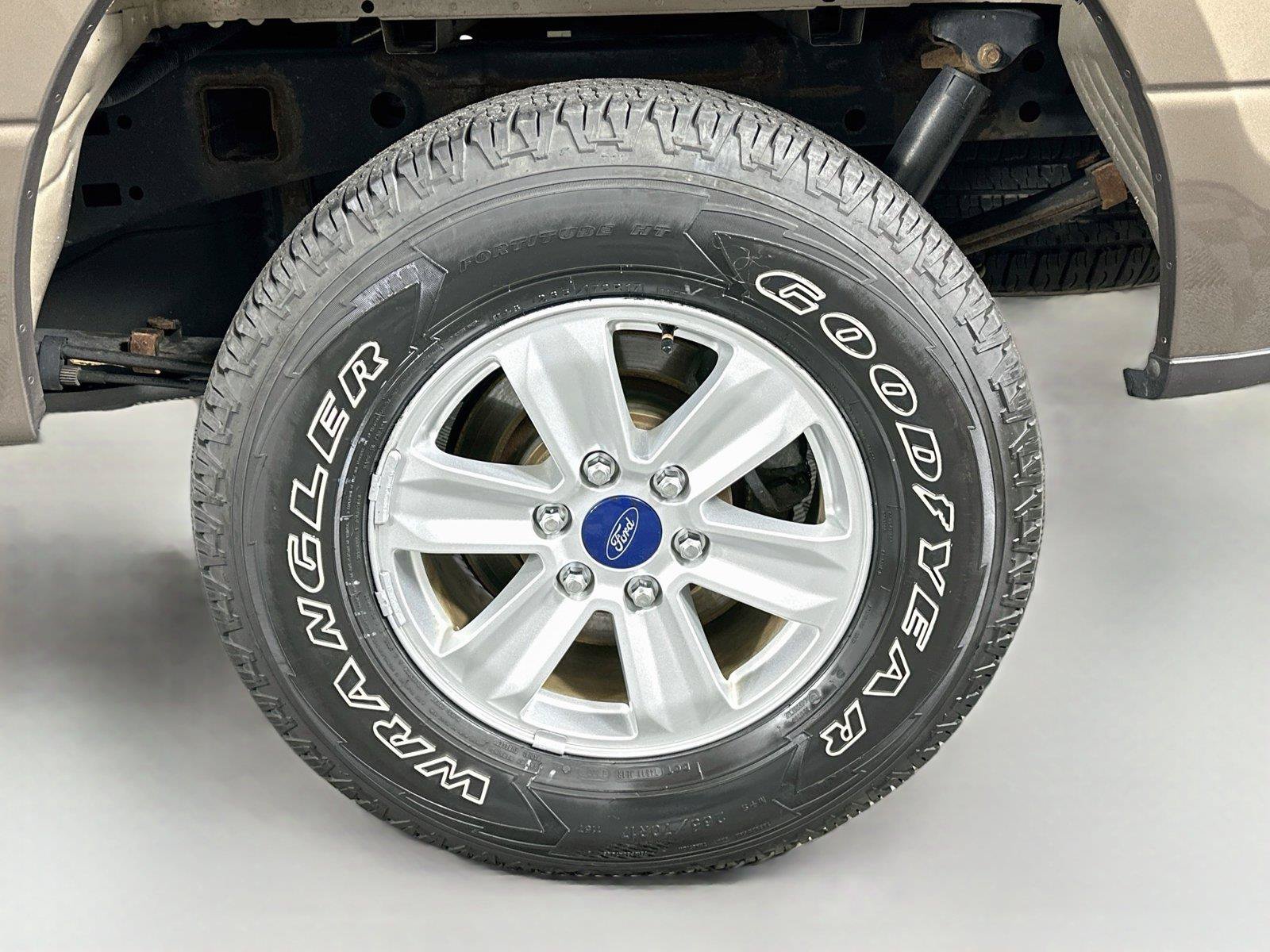 Used 2015 Ford F150 XLT w/ Equipment Group 301A Mid AWD/4WD image 28