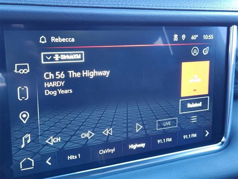 Used 2024 GMC Yukon XL Denali w/ Advanced Technology Package image 12