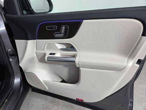 Certified 2025 Mercedes-Benz GLA 250 4MATIC image 34