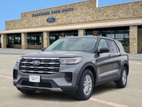 New 2026 Ford Explorer Active RWD image 2