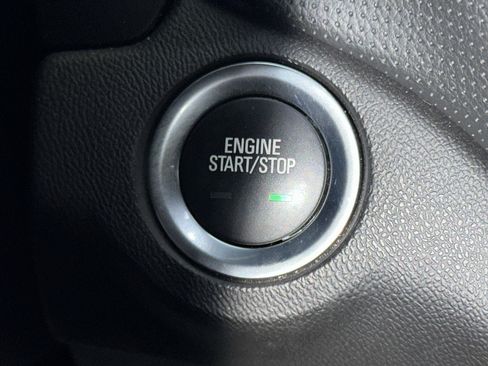 Used 2021 Chevrolet Equinox Premier FWD image 29