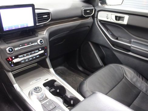 Used 2020 Ford Explorer Limited image 29