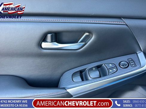 Used 2024 Nissan Sentra SR FWD image 11