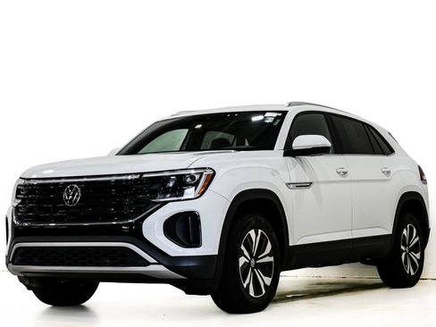 Used 2024 Volkswagen Atlas Cross Sport SE AWD/4WD image 3