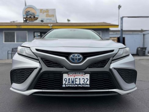 Used 2022 Toyota Camry XSE w/ Navigation Upgrade Package FWD image 2