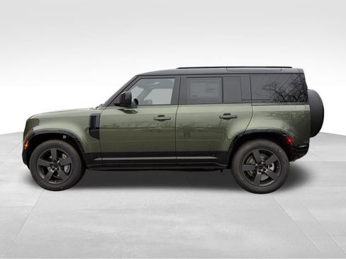 New 2026 Land Rover Defender 110 X-Dynamic SE image 4