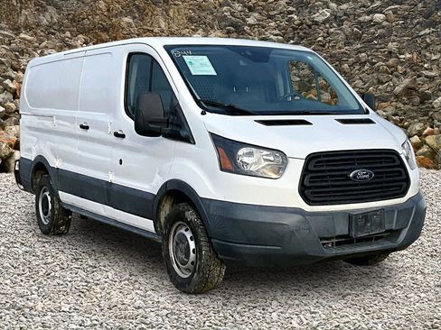 Used 2018 Ford Transit 250 130 Low Roof image 9
