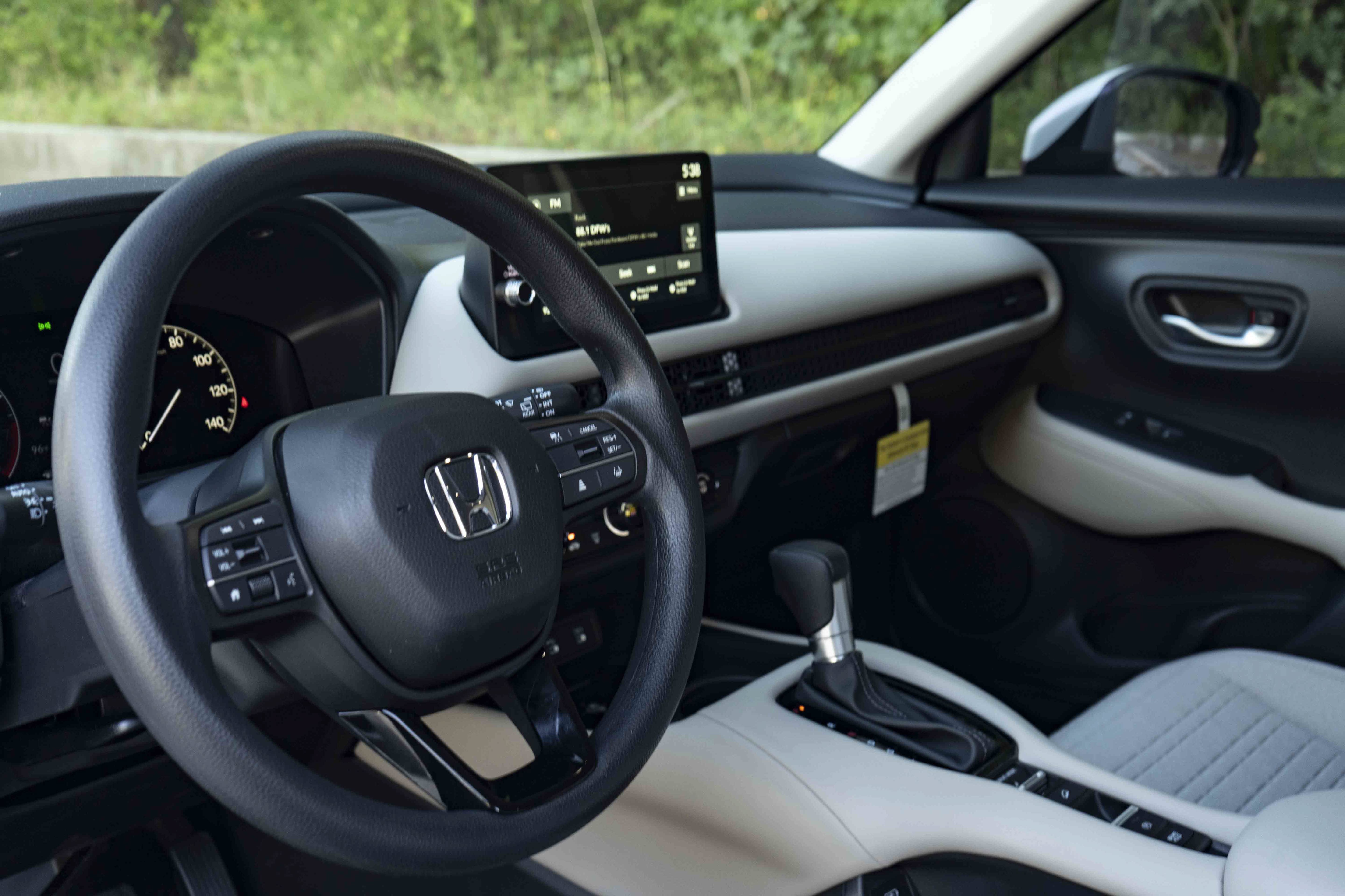 Used 2027 Honda HR-V LX image 16