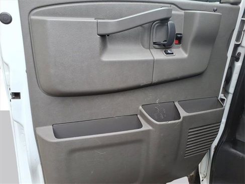 Used 2022 Chevrolet Express 2500 Extended w/ Driver Convenience Package image 10